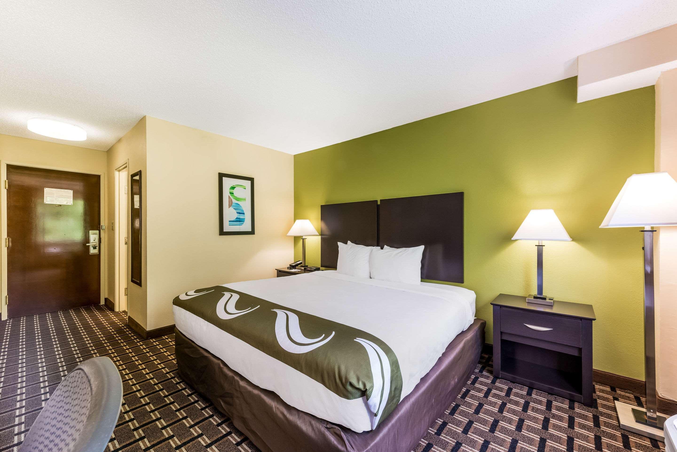 Quality Inn Huntersville Near Lake Norman Bagian luar foto