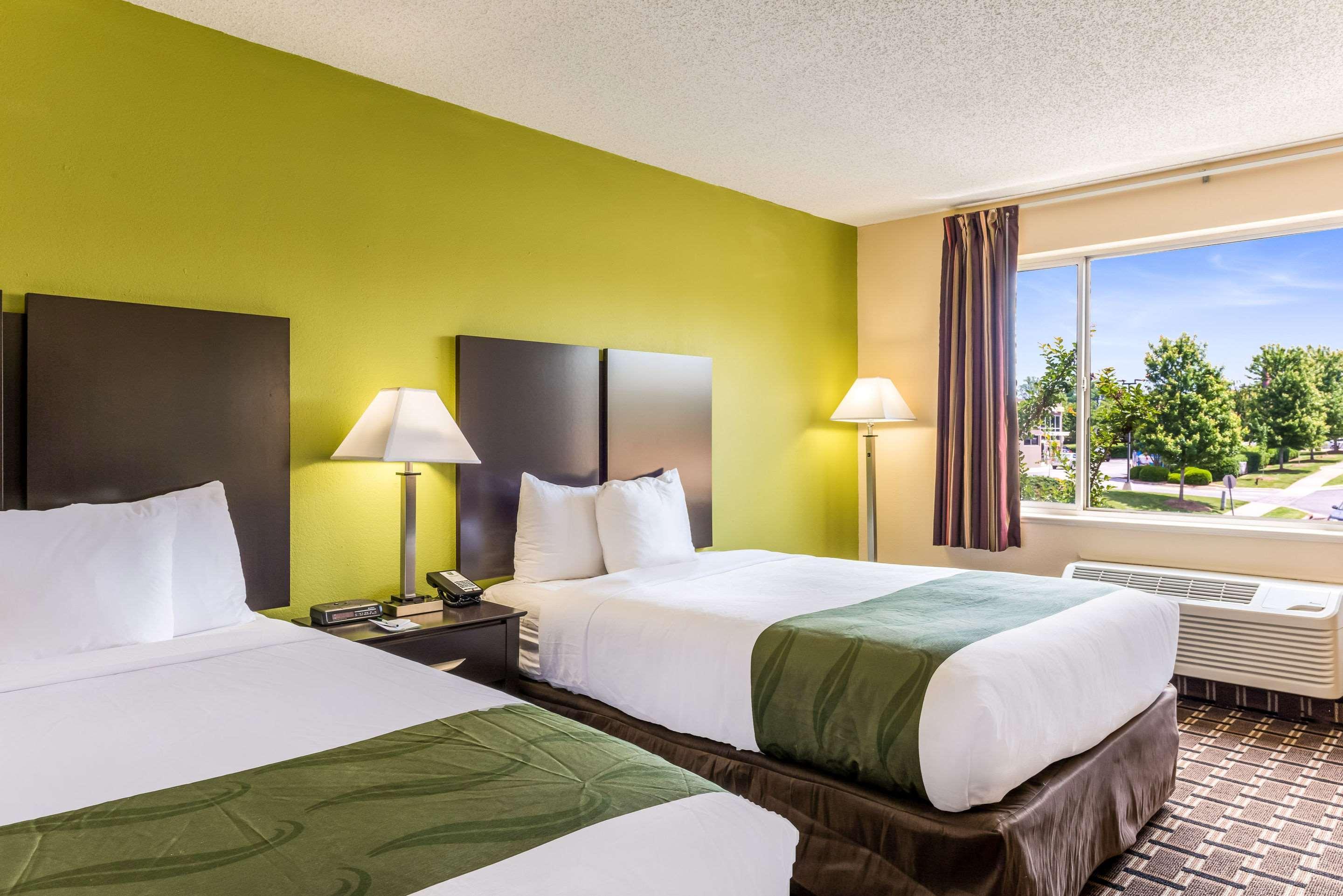 Quality Inn Huntersville Near Lake Norman Bagian luar foto