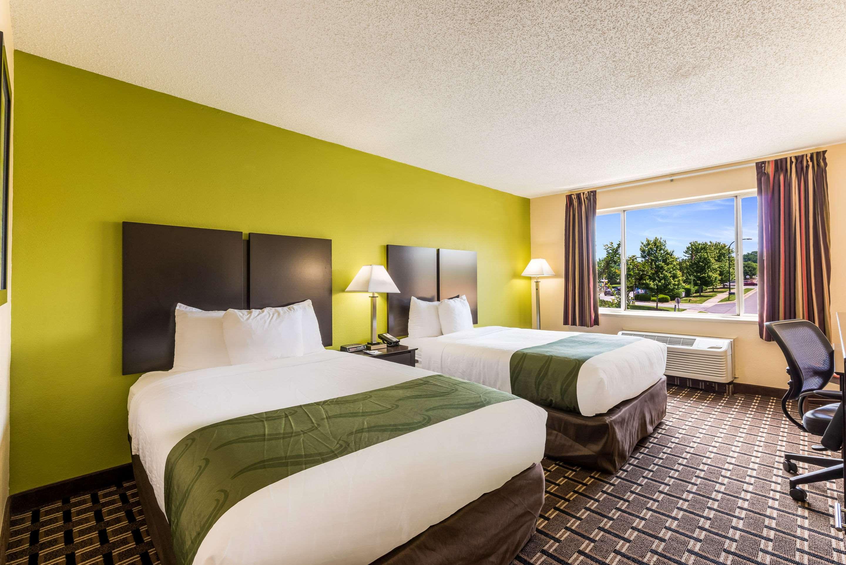 Quality Inn Huntersville Near Lake Norman Bagian luar foto