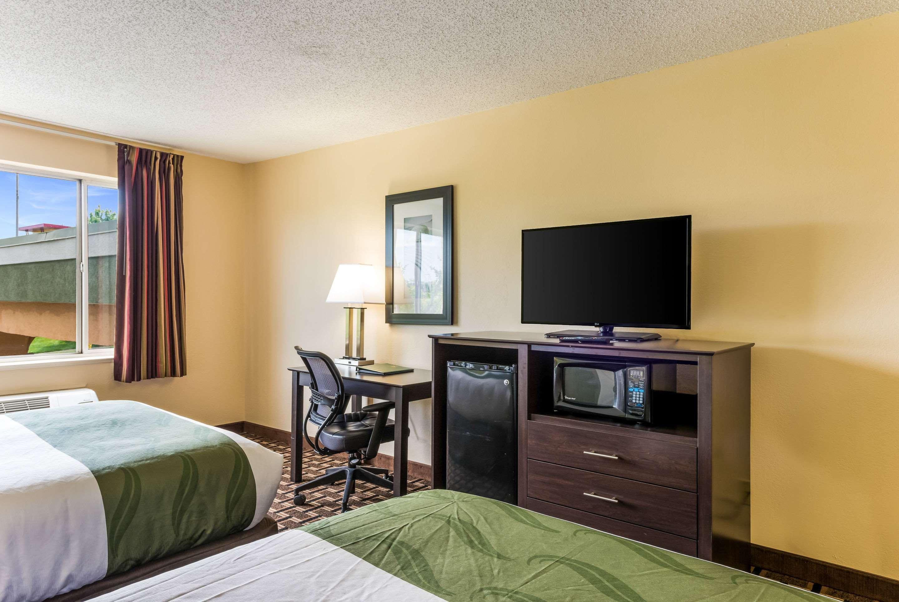 Quality Inn Huntersville Near Lake Norman Bagian luar foto
