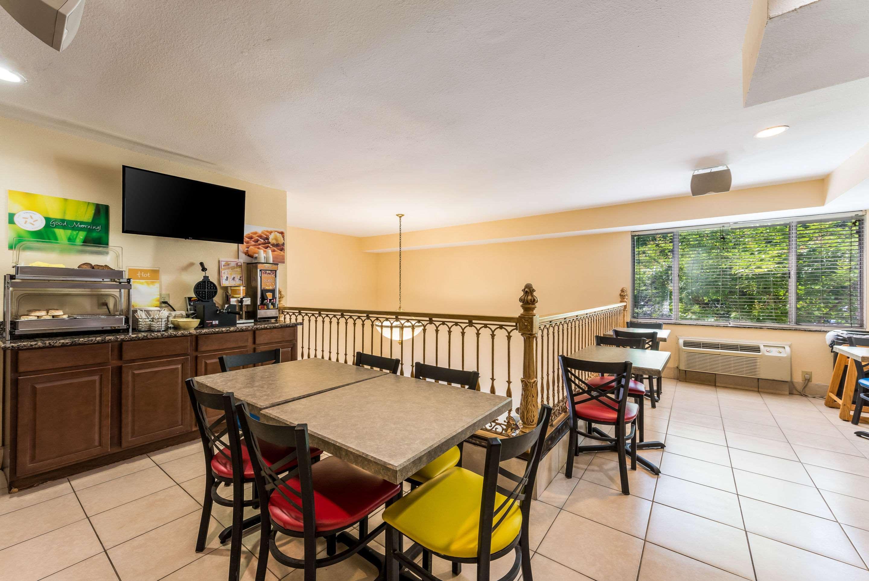 Quality Inn Huntersville Near Lake Norman Bagian luar foto