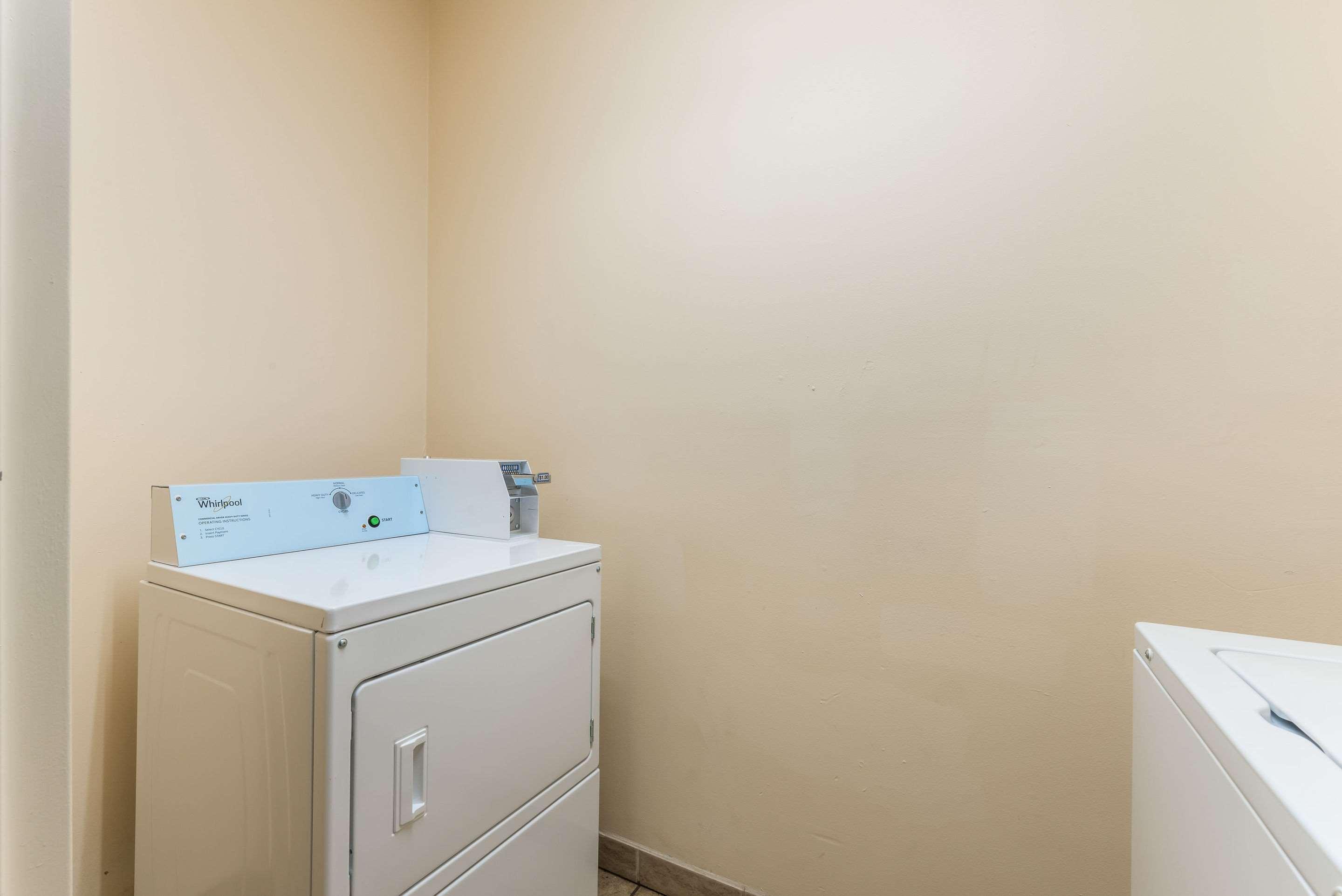 Quality Inn Huntersville Near Lake Norman Bagian luar foto