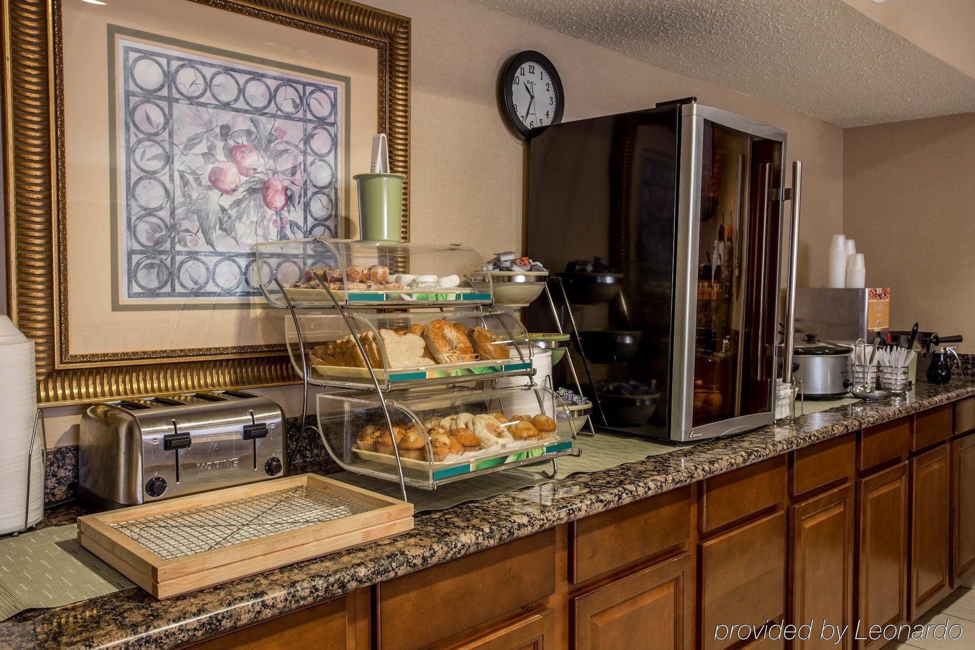 Quality Inn Huntersville Near Lake Norman Bagian luar foto