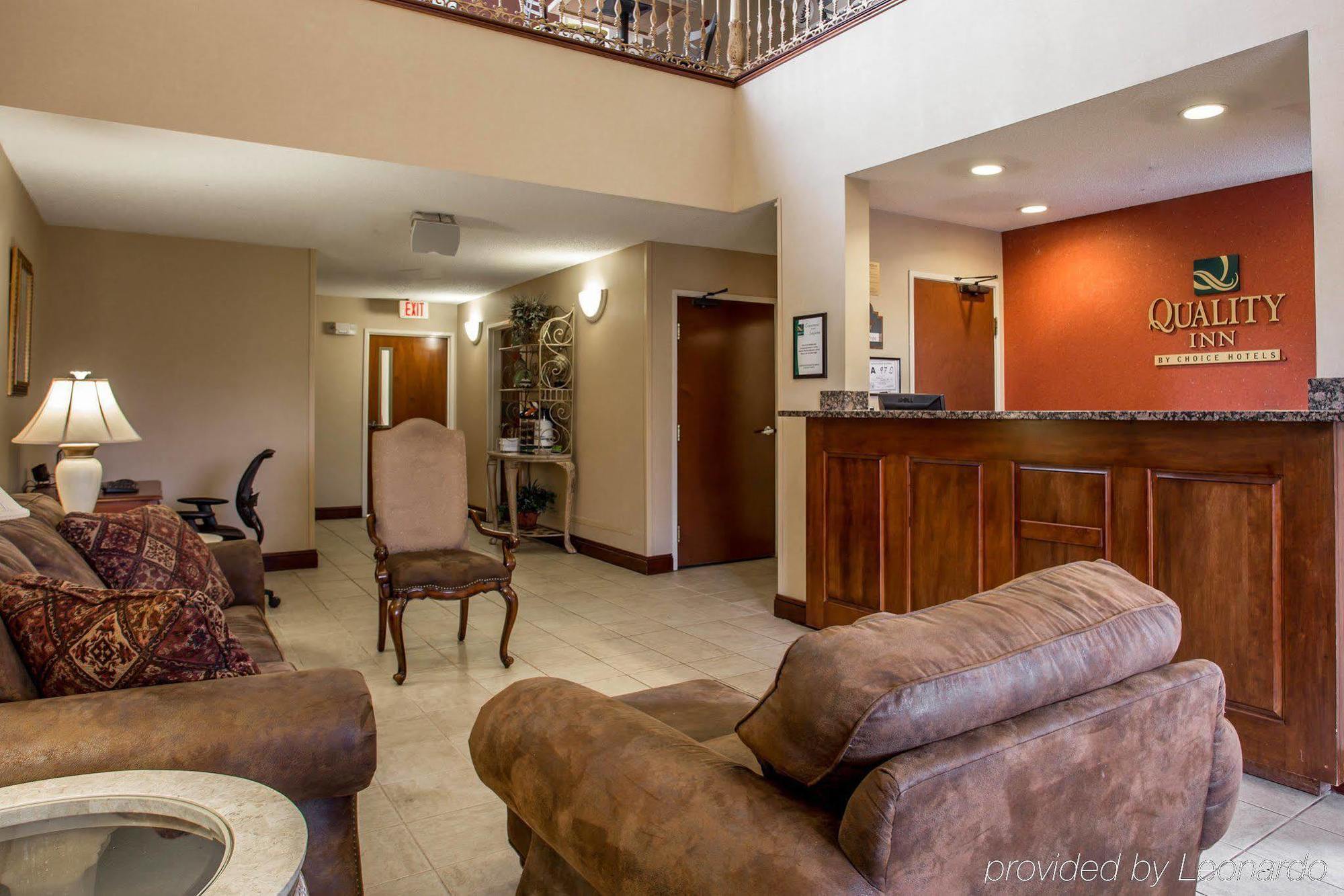 Quality Inn Huntersville Near Lake Norman Bagian luar foto