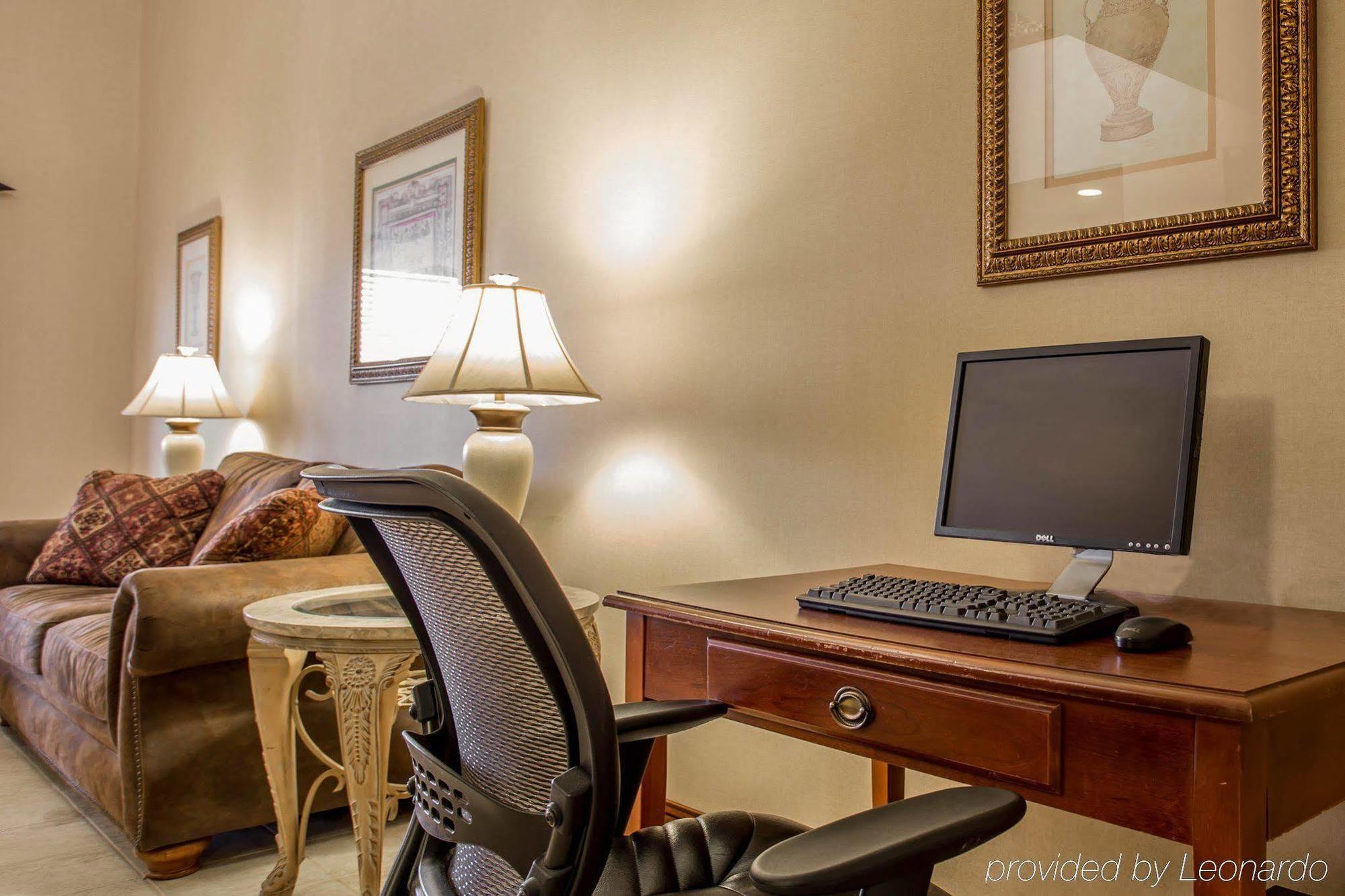 Quality Inn Huntersville Near Lake Norman Bagian luar foto