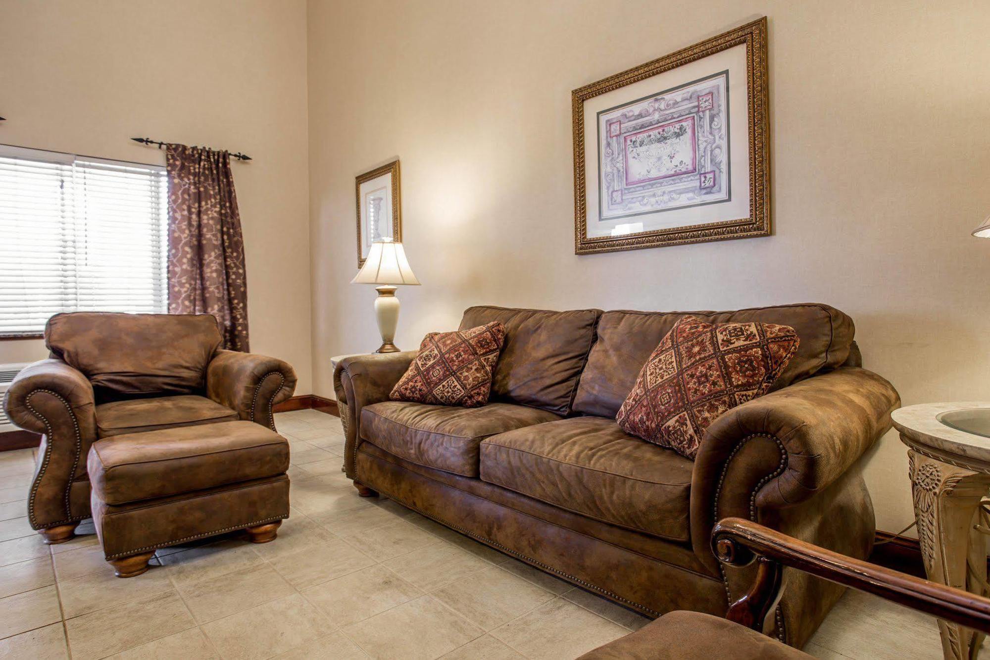 Quality Inn Huntersville Near Lake Norman Bagian luar foto